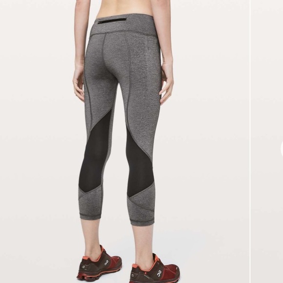 NWT Lululemon Athletica Pace Rival Crop 22”